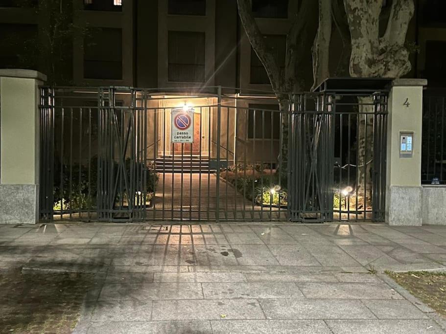 Damiki Luminoso, * Turin